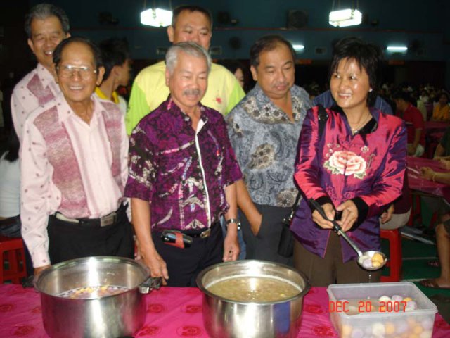 Y.B Ng Siew Lai melawat gerai Tang Yuan pada 20 Dis 2007.